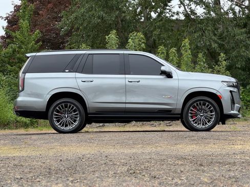 Used 2023 Cadillac Escalade V AWD/4WD image 8