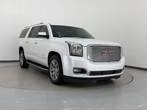 Used 2017 GMC Yukon XL Denali w/ Open Road Package AWD/4WD image 7