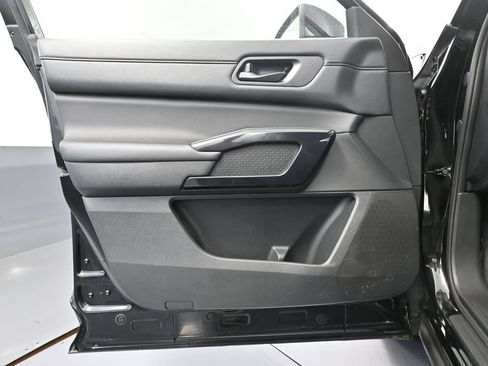 Used 2024 Nissan Pathfinder SV FWD image 18