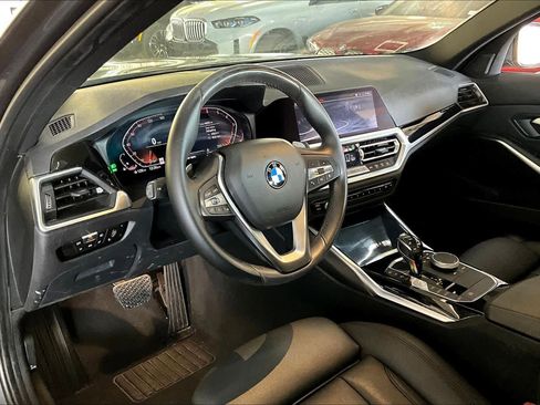 Used 2019 BMW 330i Sedan w/ Convenience Package image 17