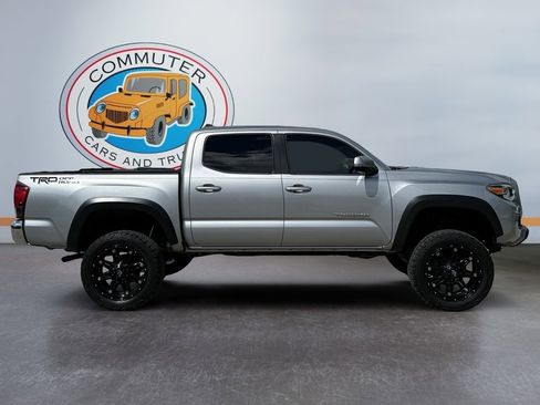 Used 2019 Toyota Tacoma TRD Off-Road image 6