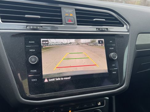 Certified 2021 Volkswagen Tiguan SE image 23