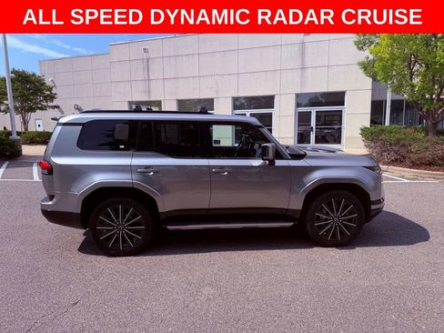 Certified 2025 Lexus GX 550 w/ Accessory Package (2T) AWD/4WD image 9