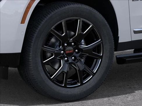 New 2026 GMC Yukon Denali w/ Sun & Power Step Package image 9