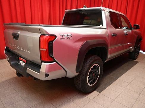 Used 2024 Toyota Tacoma TRD Off-Road image 8