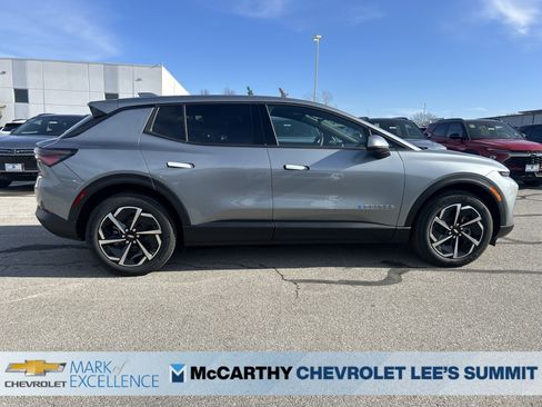 New 2026 Chevrolet Equinox EV LT image 9