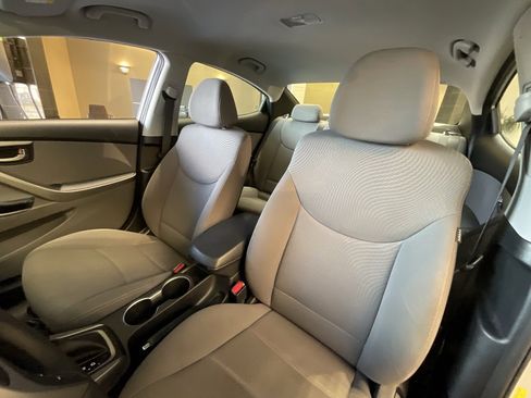 Used 2015 Hyundai Elantra SE w/ Option Group 02 image 10