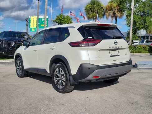 Used 2021 Nissan Rogue SV image 7