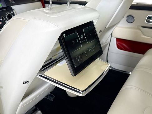 Used 2021 Rolls-Royce Cullinan AWD/4WD image 28