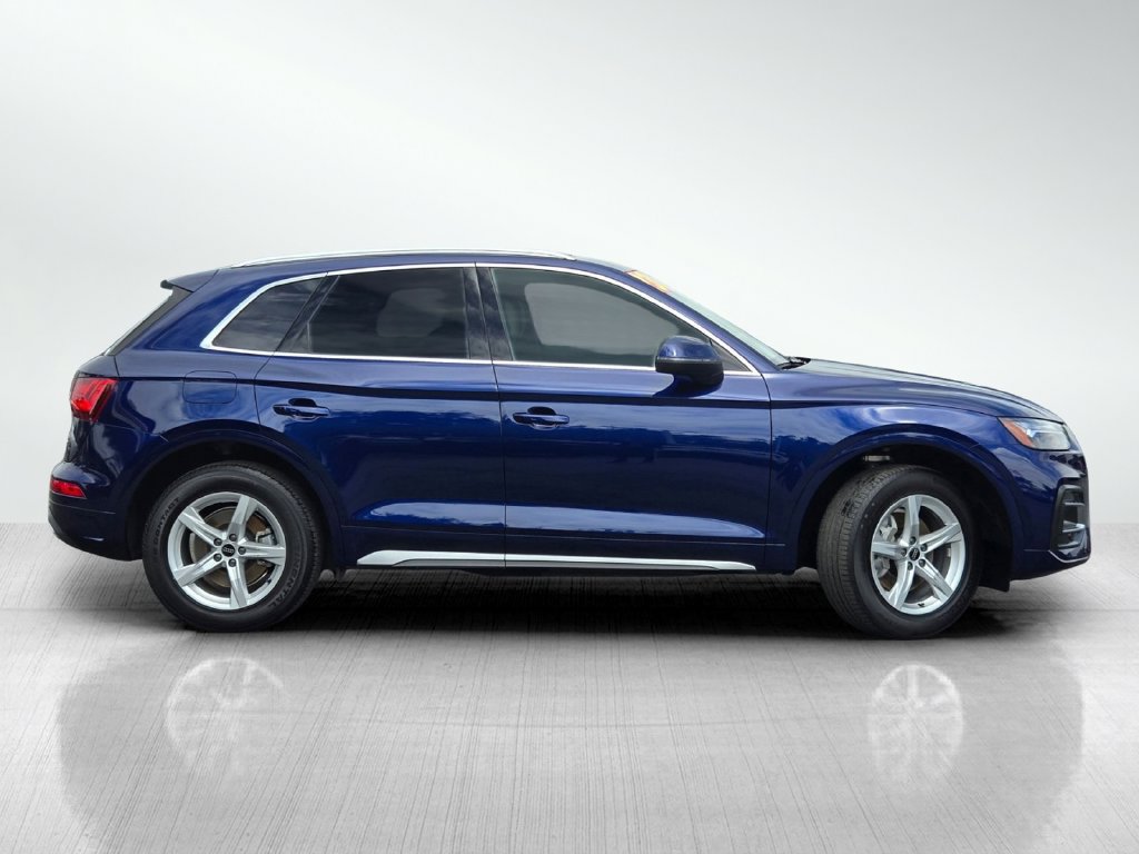 Used 2023 Audi Q5 2.0T Premium w/ Convenience Package AWD/4WD image 3