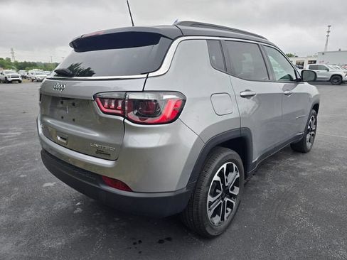 Used 2024 Jeep Compass Limited AWD/4WD image 3