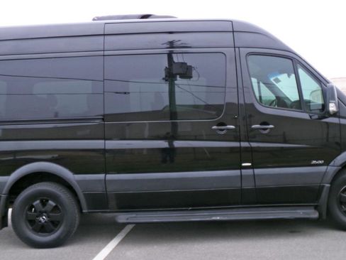 Used 2011 Mercedes-Benz Sprinter 2500 image 4