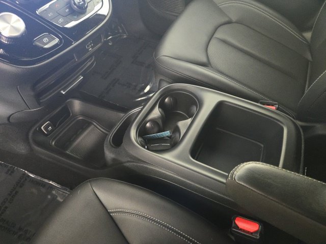 Used 2026 Chrysler Pacifica Select FWD image 28