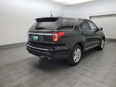 Used 2018 Ford Explorer XLT w/ Equipment Group 201A FWD image 9