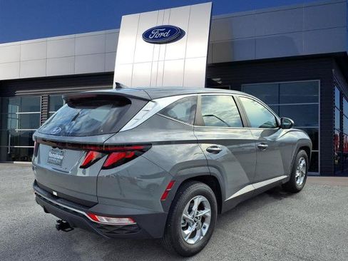 Used 2024 Hyundai Tucson SE FWD image 2