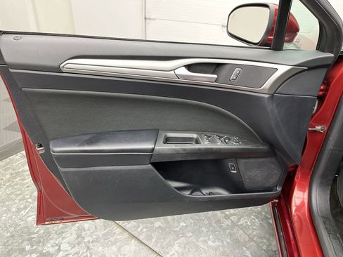 Used 2019 Ford Fusion SE image 8