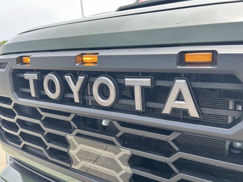 Certified 2021 Toyota Tacoma TRD Sport w/ Technology Package AWD/4WD image 10
