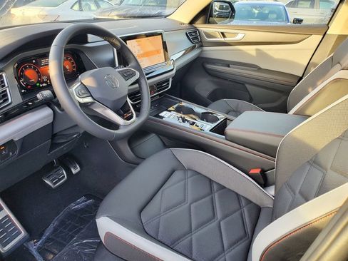 New 2026 Volkswagen Atlas Peak Edition image 7