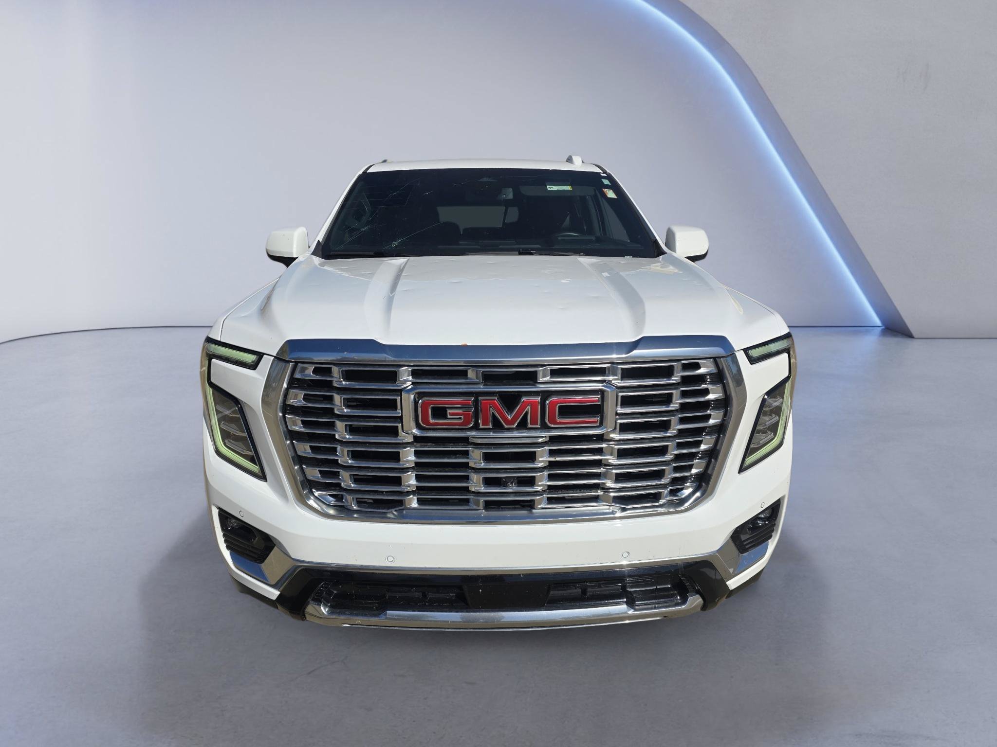 Used 2025 GMC Yukon XL Denali AWD/4WD image 9