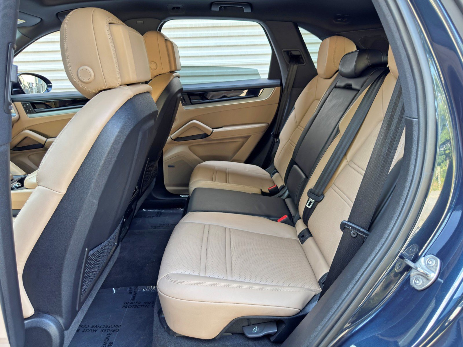 Used 2024 Porsche Cayenne AWD/4WD image 44