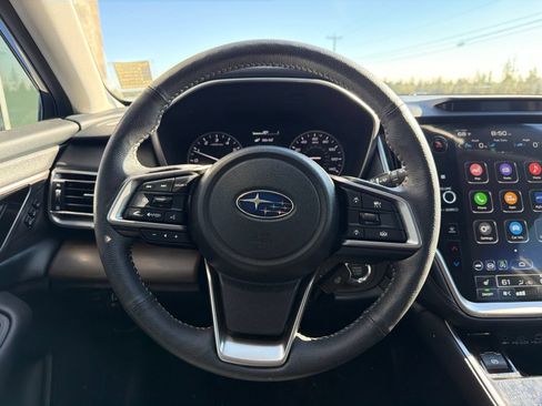 Used 2025 Subaru Outback Limited AWD/4WD image 11