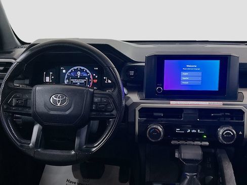 Used 2025 Toyota Tacoma SR5 AWD/4WD image 18