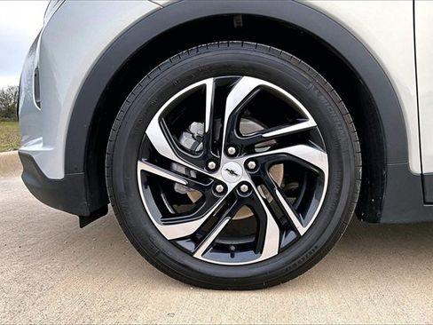 Used 2023 Chevrolet Bolt LT w/ Infotainment Package image 9