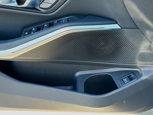 New 2026 BMW 330i Sedan w/ Convenience Package image 25
