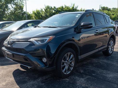 Used 2018 Toyota RAV4 Limited FWD image 4