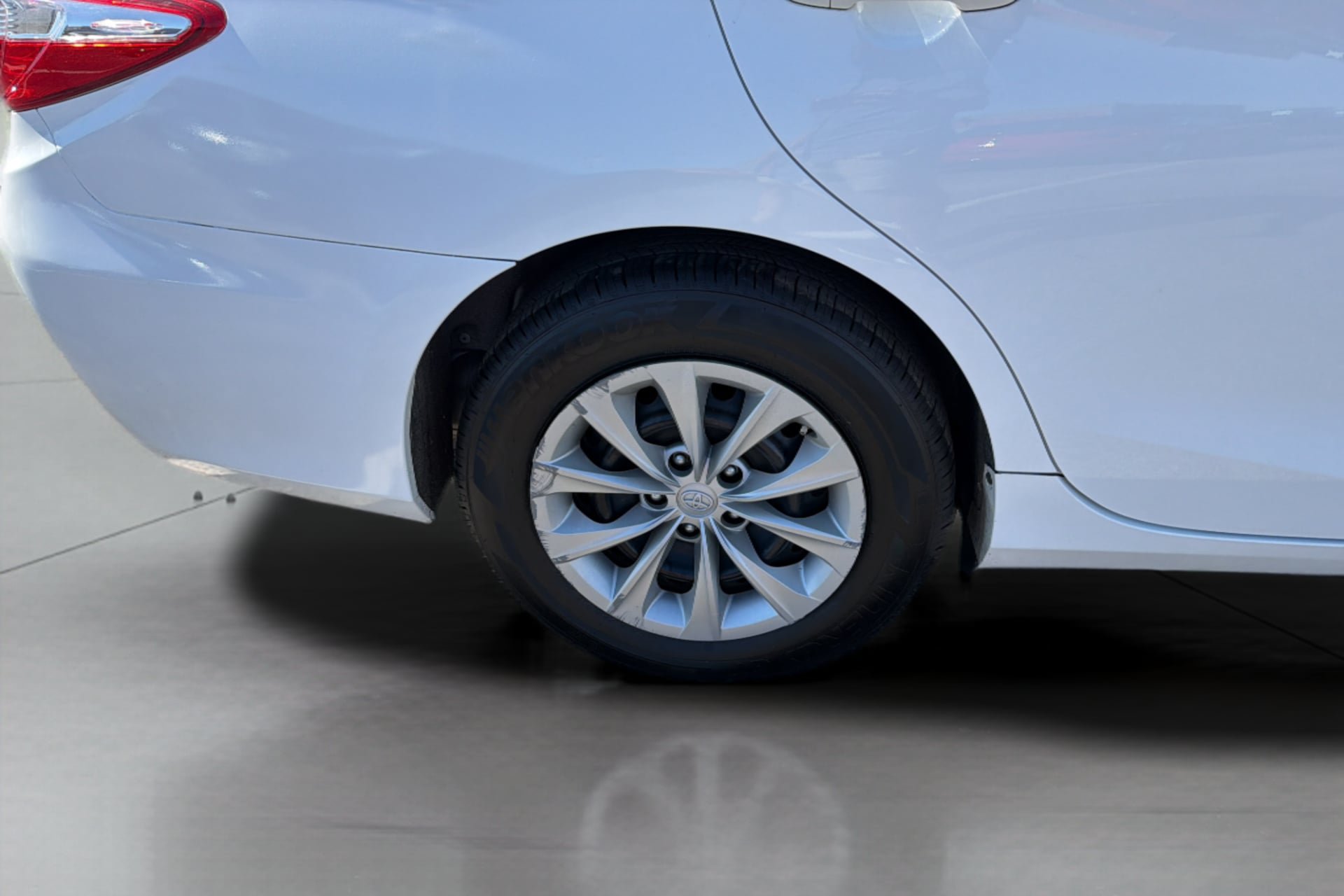 Used 2016 Toyota Camry LE FWD image 35