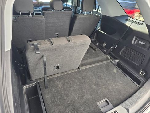 Used 2021 Ford Explorer XLT image 21