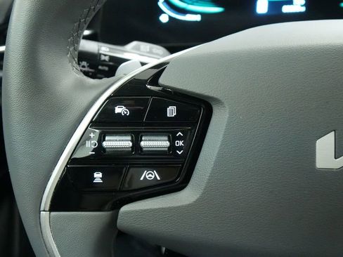 Used 2023 Kia Niro EX FWD image 34