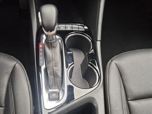 Used 2024 Buick Encore GX Sport Touring image 12