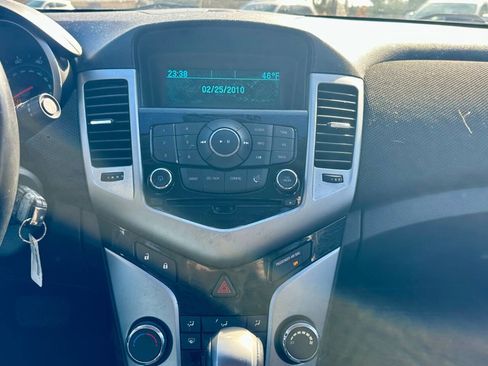 Used 2013 Chevrolet Cruze LT image 24
