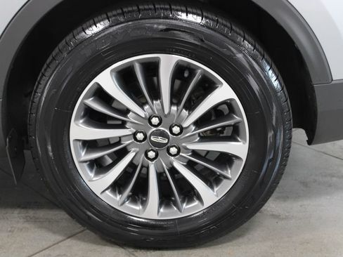 Used 2023 Lincoln Nautilus Reserve FWD image 17