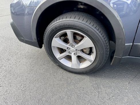 Used 2014 Subaru Outback 2.5i Limited AWD/4WD image 8