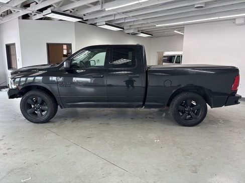 Used 2015 RAM 1500 Express w/ Black Ram 1500 Express Group AWD/4WD image 9