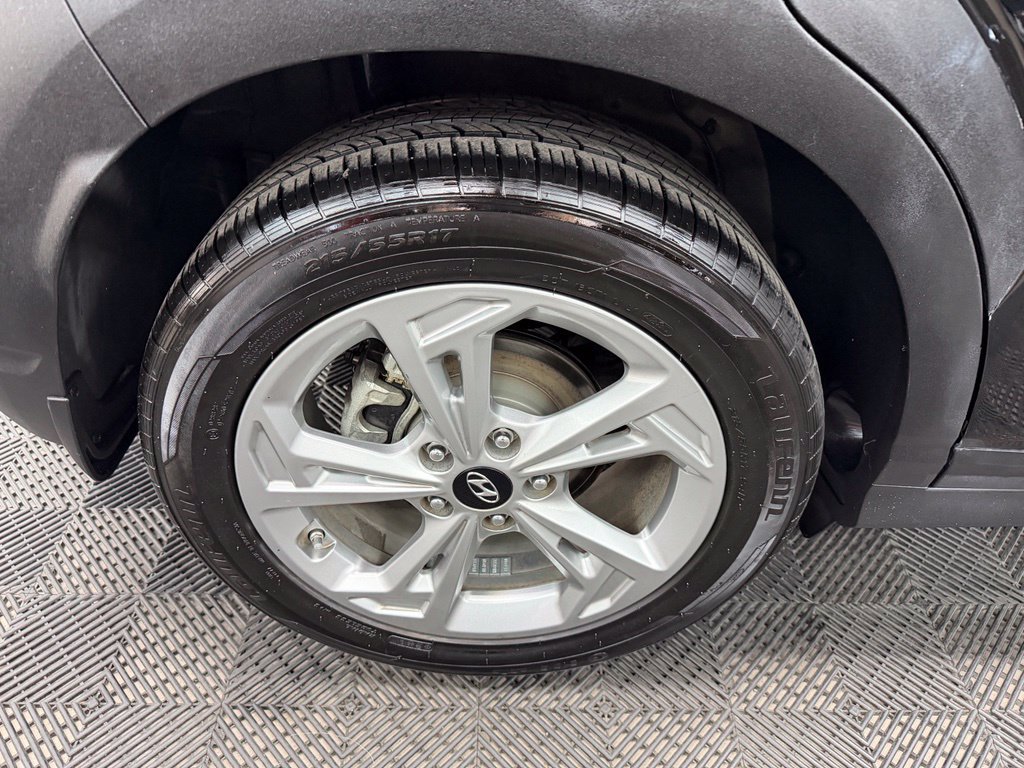 Used 2022 Hyundai Kona SEL w/ Cargo Package FWD image 19