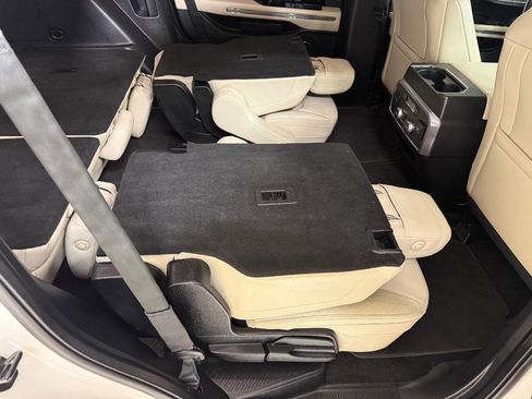 Used 2018 Ford Expedition Platinum RWD image 91
