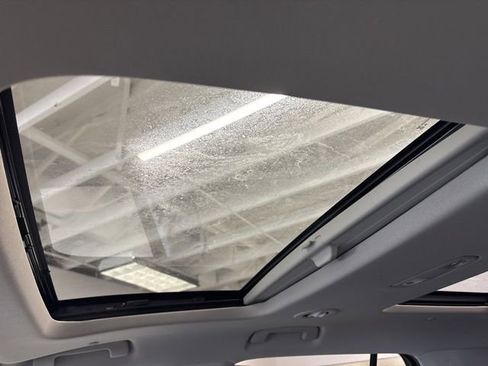 Used 2021 Chevrolet Traverse Premier image 49