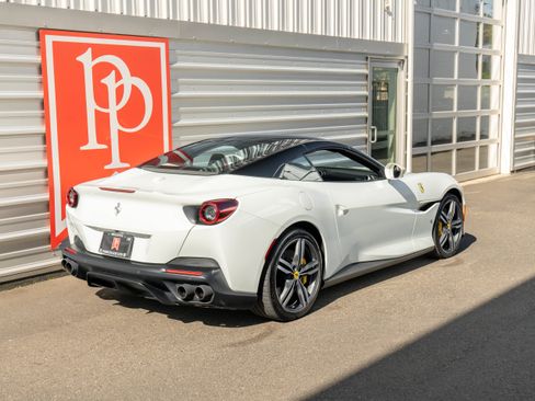 Used 2019 Ferrari Portofino RWD image 42