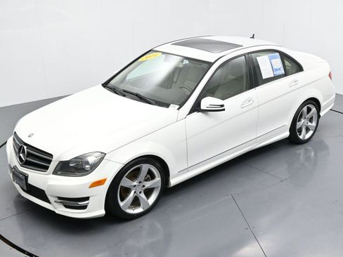 Used 2014 Mercedes-Benz C 250 Luxury image 32