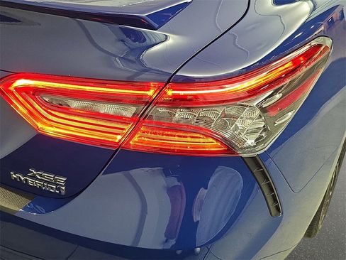 Used 2024 Toyota Camry XSE w/ Navigation Package image 33