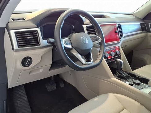 Used 2022 Volkswagen Atlas SE w/ Panoramic Sunroof Package image 9