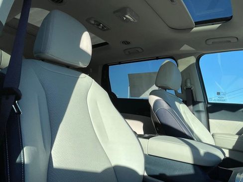 New 2026 Kia Carnival SX Prestige FWD image 31