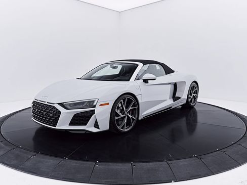 Used 2022 Audi R8 V10 w/ Carbon Exterior Package RWD image 14