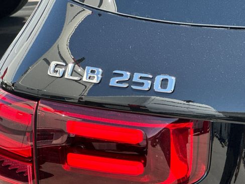 New 2025 Mercedes-Benz GLB 250 image 27