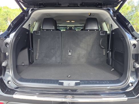 Certified 2022 Toyota Highlander XLE image 20
