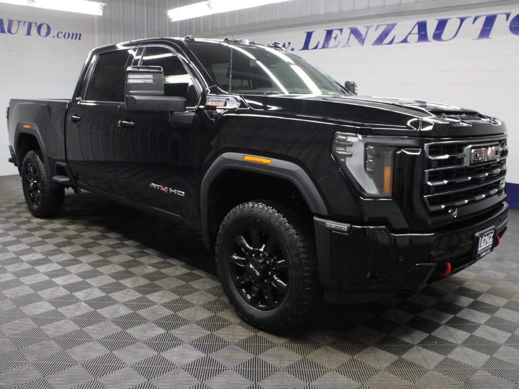 Used 2025 GMC Sierra 2500 AT4 AWD/4WD image 3