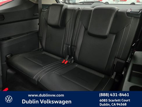 Certified 2021 Volkswagen Atlas SE w/ Panoramic Sunroof Package image 13